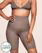 Load image into Gallery viewer, nueskin Kaylee High-Compression Half-Legging in color Deep Taupe and shape legging
