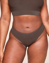 Load image into Gallery viewer, nueskin Mora in color Bracken and shape thong
