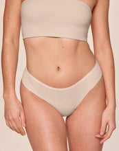 Load image into Gallery viewer, nueskin Mindy in color Appleblossom and shape midi brief
